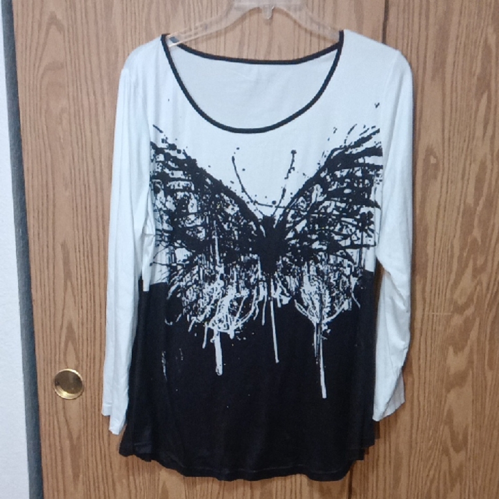 🌻Butterfly Shirt Sz 2x